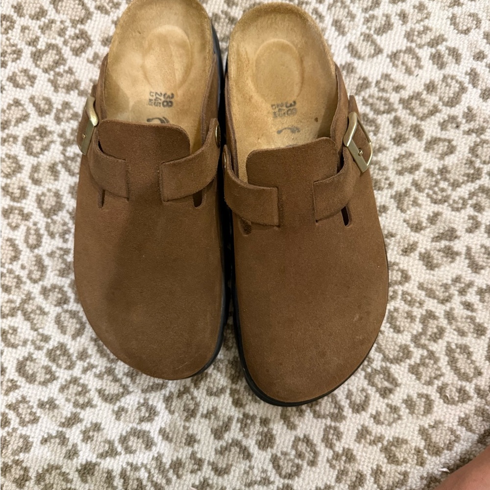 Birkenstock clogs from Anthropologie. Weren't only a few times. Size 38.
